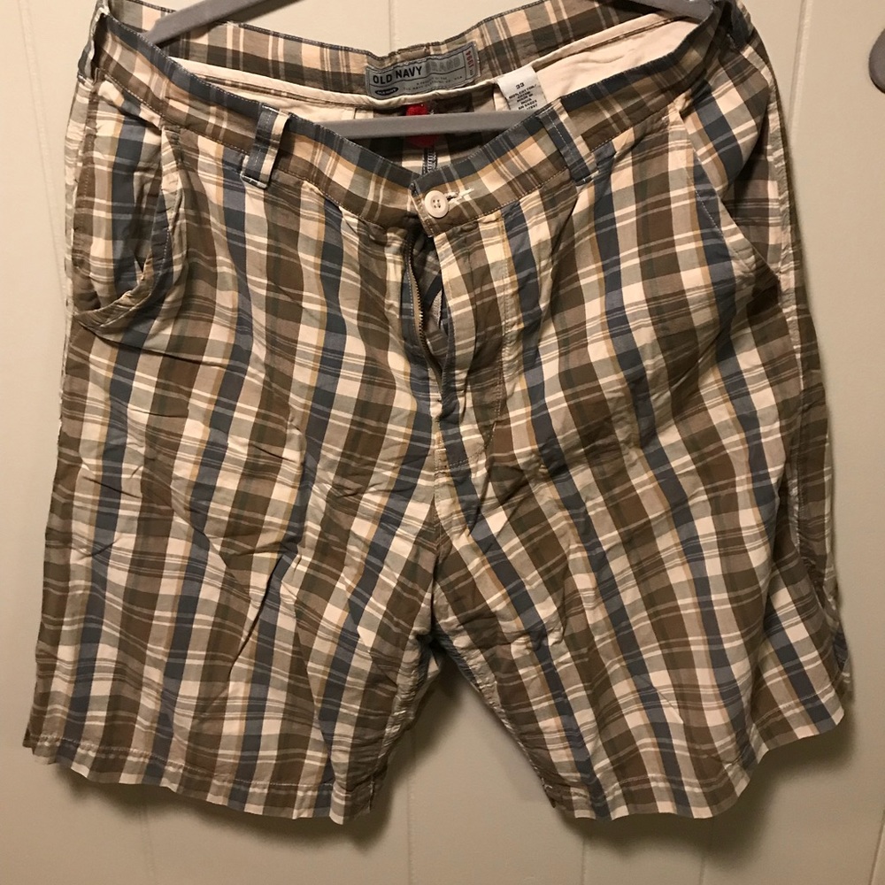 Old navy shorts size 32